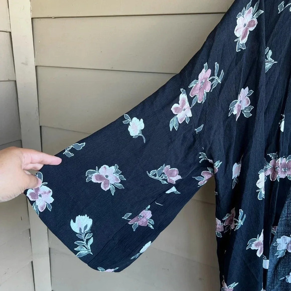 Mimi Chica Floral Kimono / Swim Coverup - Size M - Picture 3 of 4
